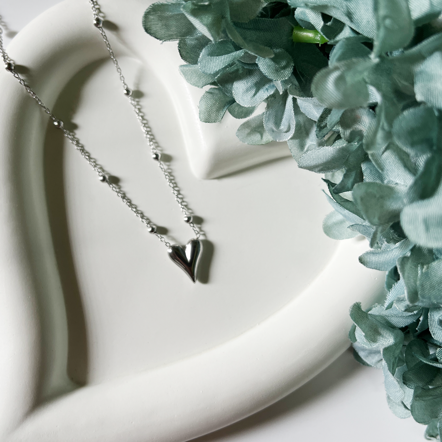 The Avery Necklace (Anti-tarnish)